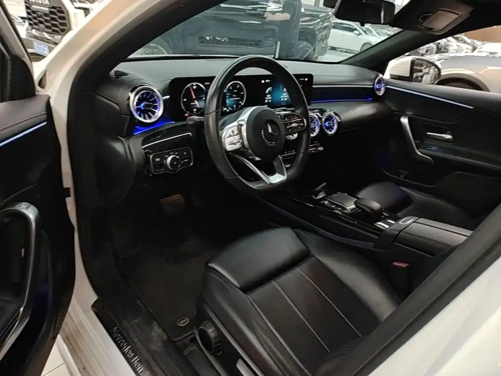 Mercedes-Benz A-Class 2022 — фото 15