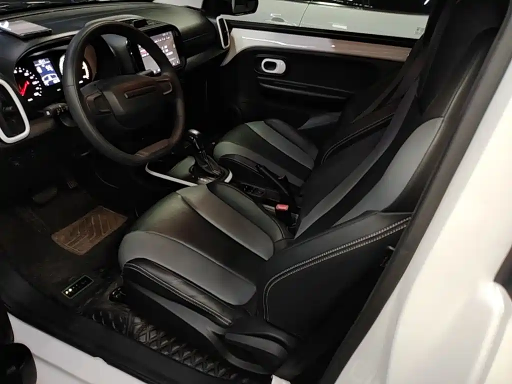Roewe Clever — миниатюра 15