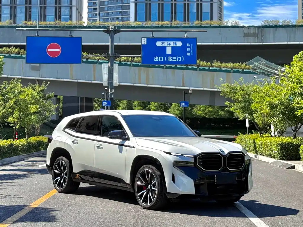 BMW XM — миниатюра 2