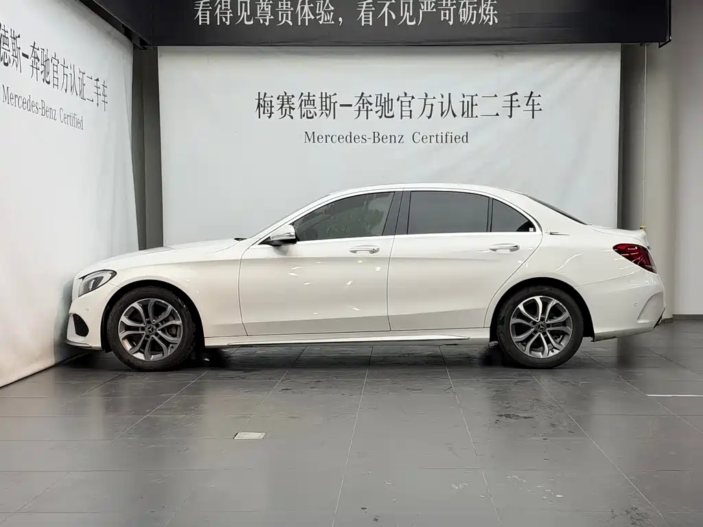 Mercedes-Benz C-Class — миниатюра 13
