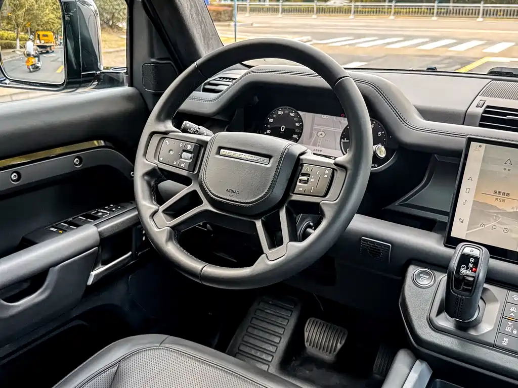 Land Rover Defender — миниатюра 15