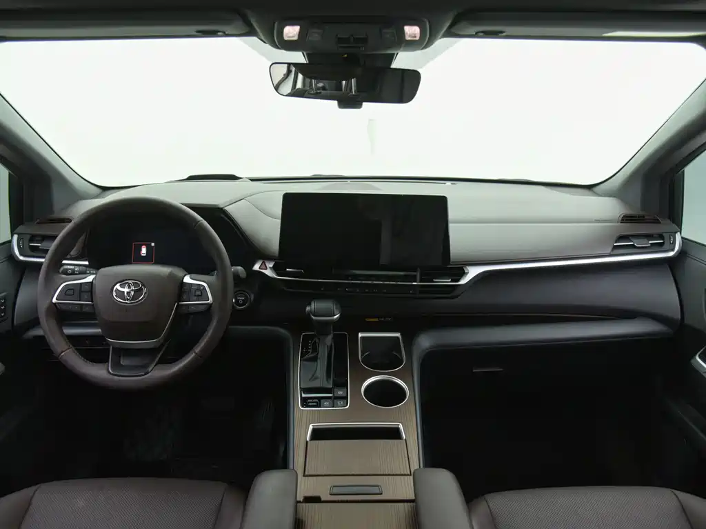 Toyota Granvia — миниатюра 10