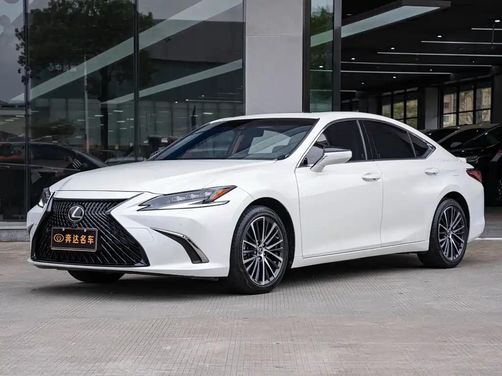 Lexus ES 2023