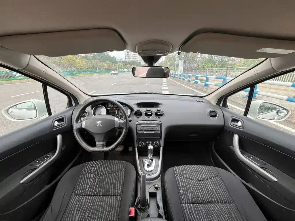 Peugeot 408 — миниатюра 6
