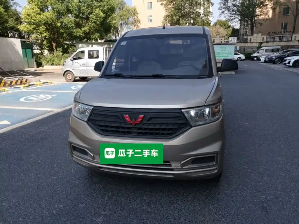 Wuling Hongguang V — миниатюра 2