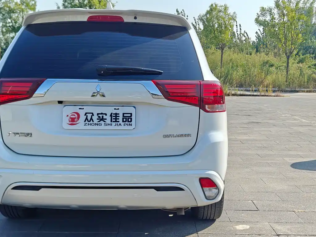 Mitsubishi Outlander — миниатюра 26