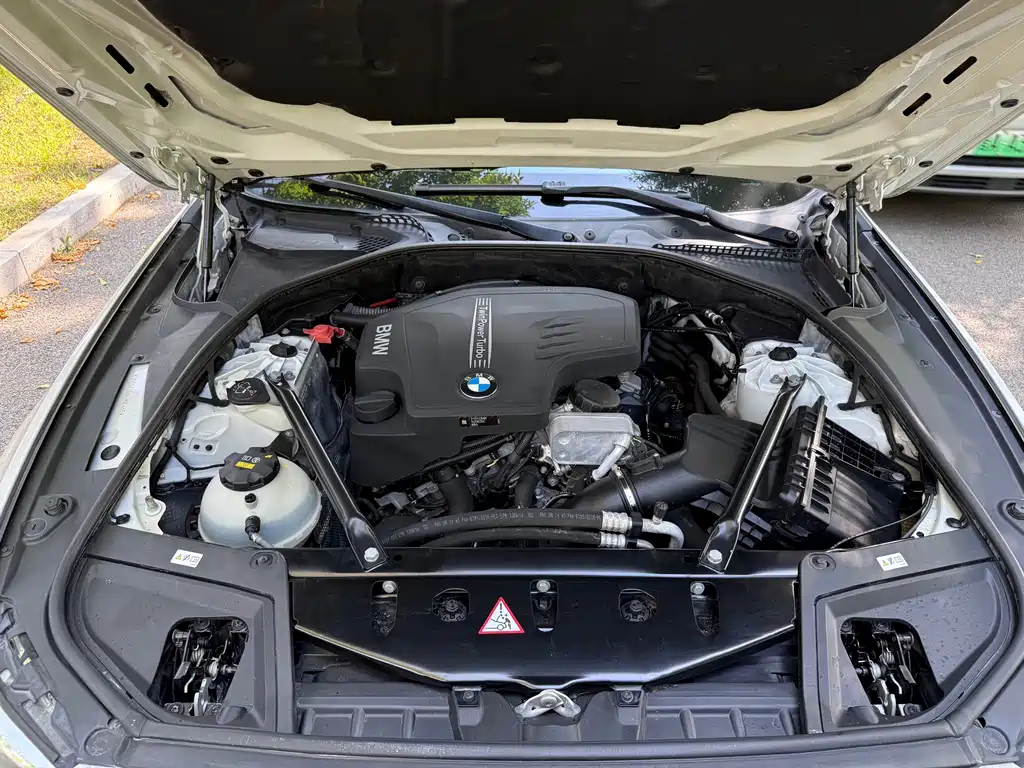 BMW 5 Series — миниатюра 36