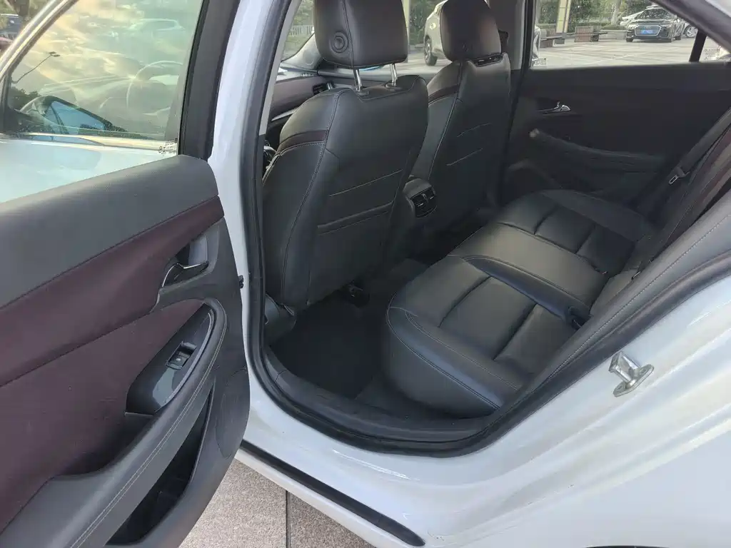 Chevrolet Malibu — миниатюра 9