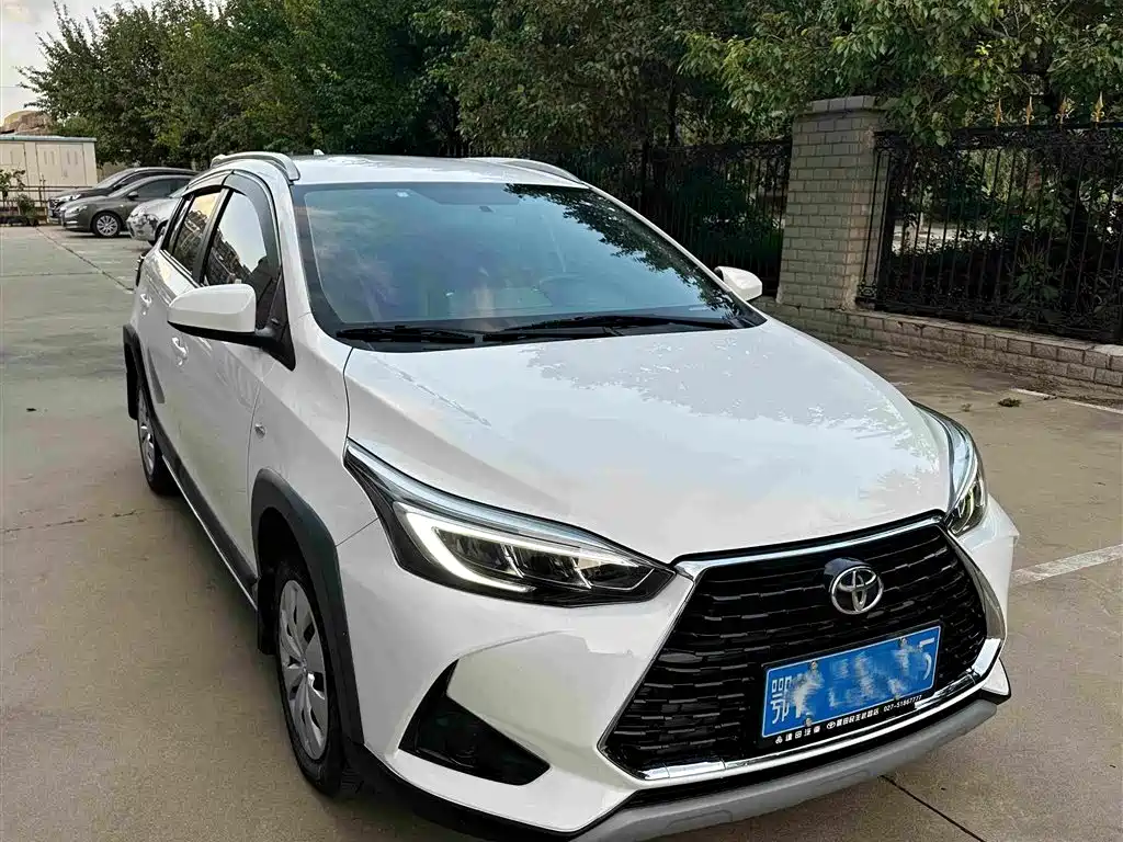 Toyota Yaris L — миниатюра 3