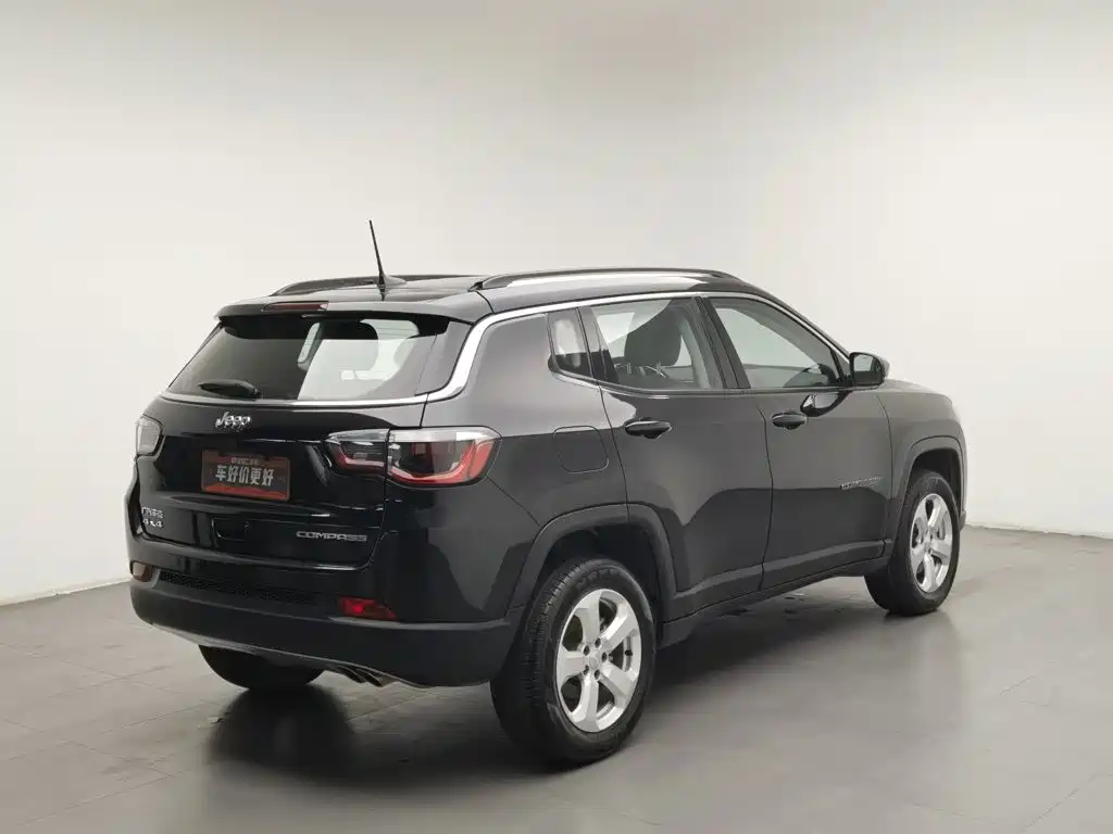 Jeep Compass — миниатюра 2