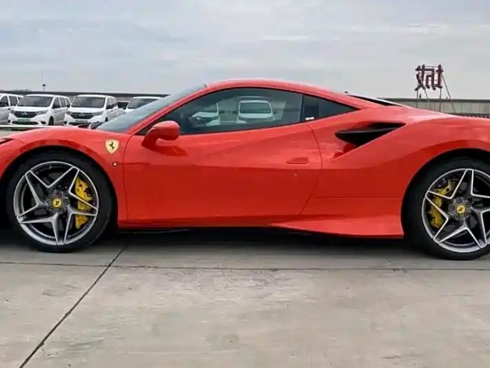Ferrari F8 — миниатюра 4