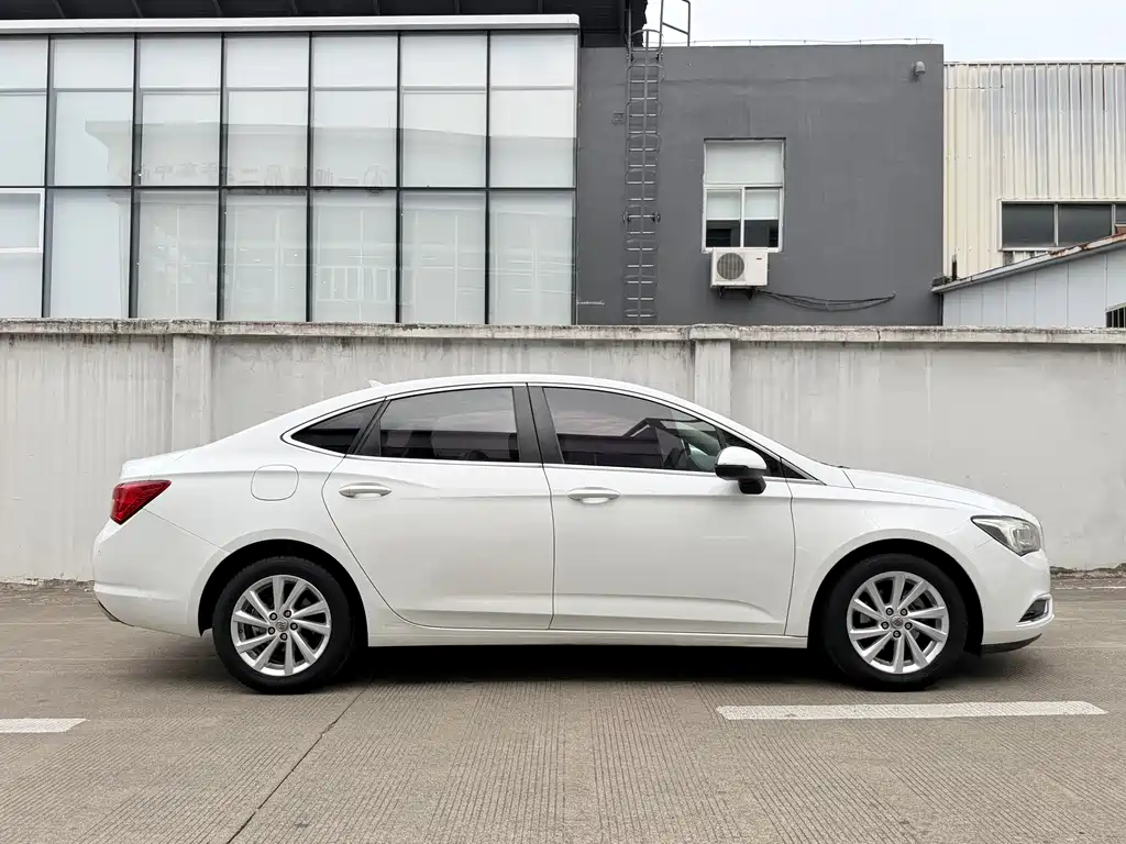 Buick Verano — миниатюра 11