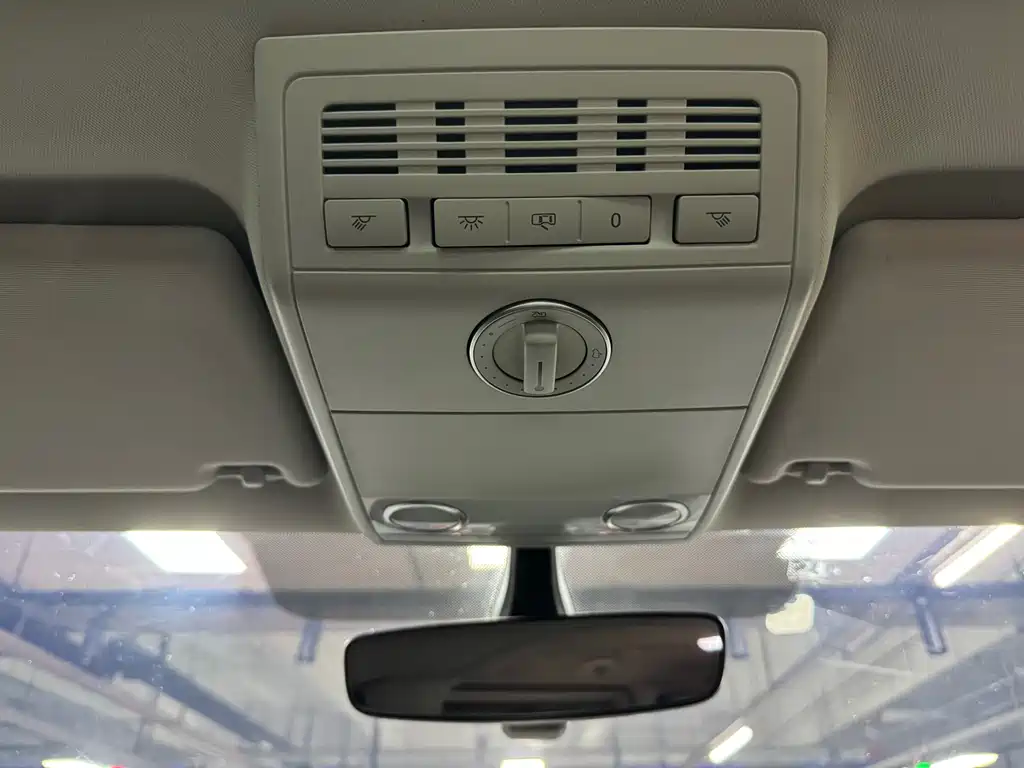 Volkswagen Multivan 2.0TSI 4WD Premium Edition 7 seats, фото 21