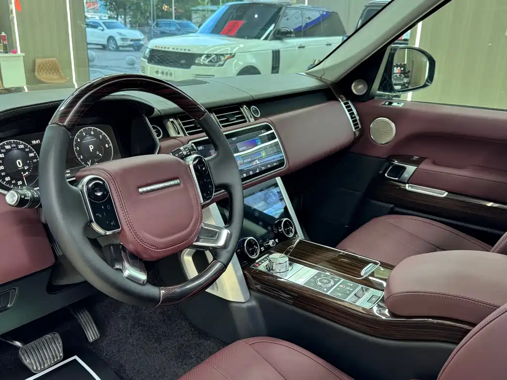 Land Rover Range Rover — миниатюра 13