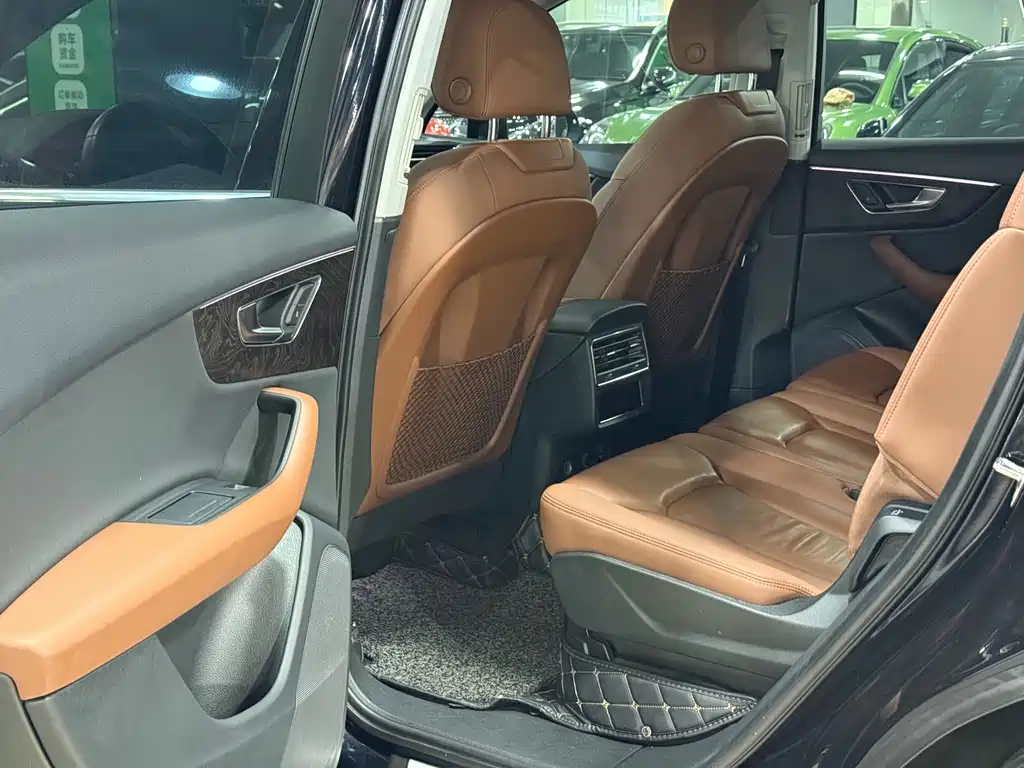 Audi Q7 — миниатюра 7