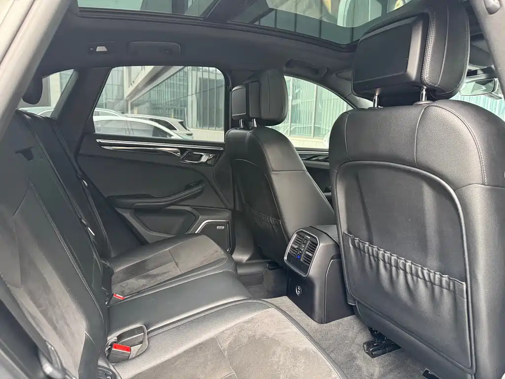 Porsche Macan — миниатюра 18