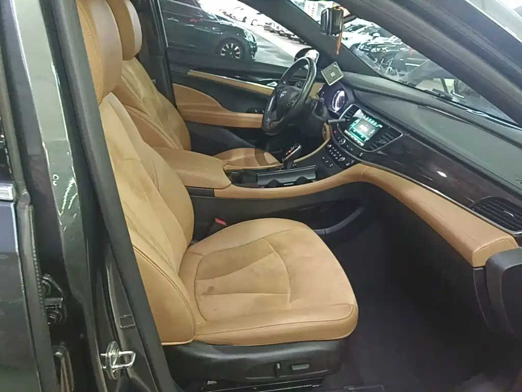 Buick LaCrosse — миниатюра 25