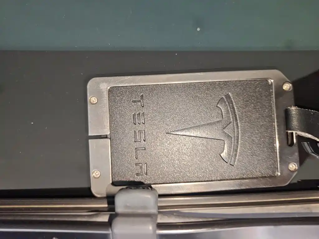 Tesla Model Y — миниатюра 9