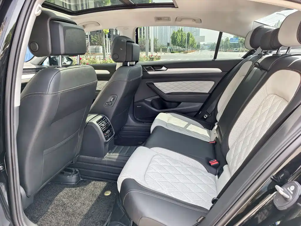 Volkswagen Magotan 2025 330TSI DSG Luxury