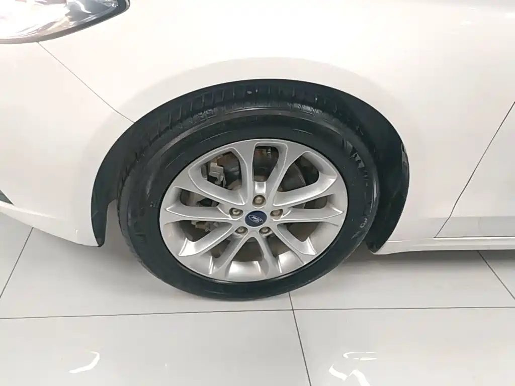 Ford Mondeo — миниатюра 23