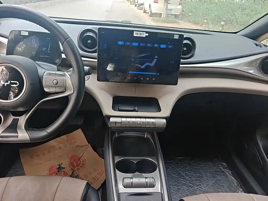 BYD Dolphin — миниатюра 13