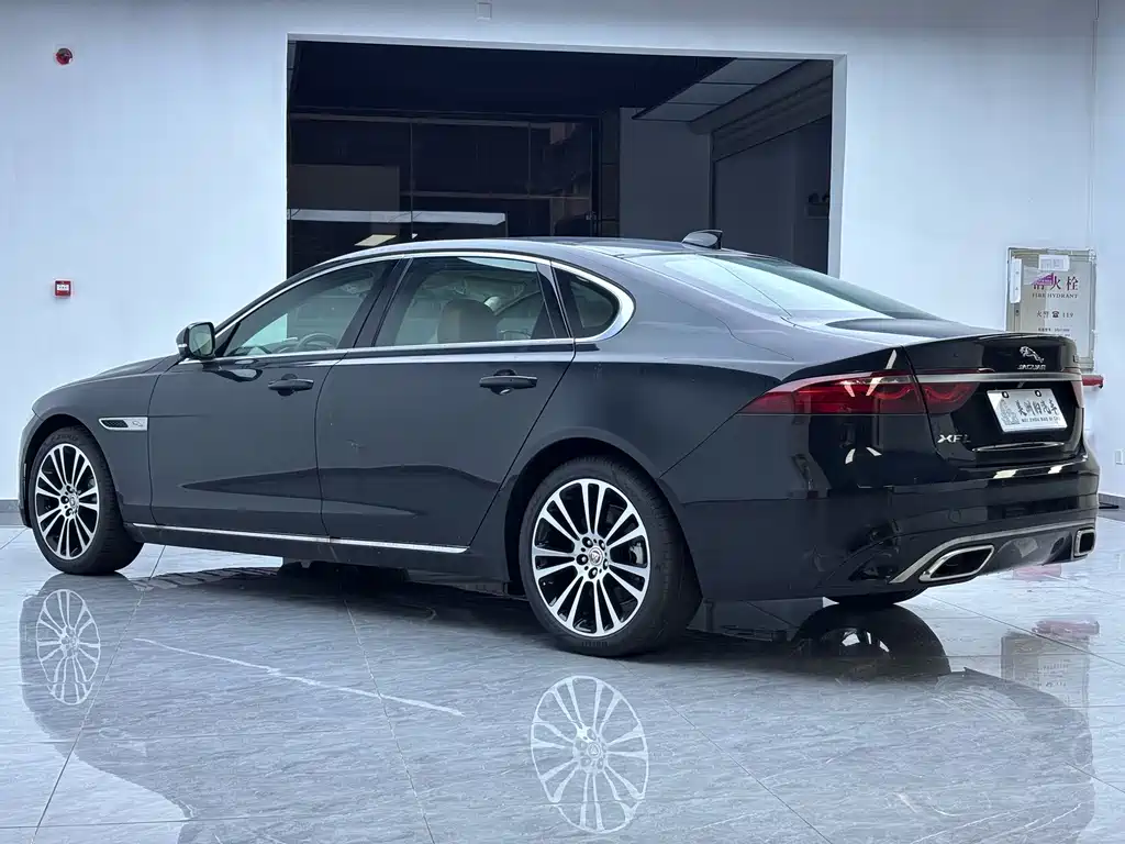Jaguar XFL — миниатюра 9