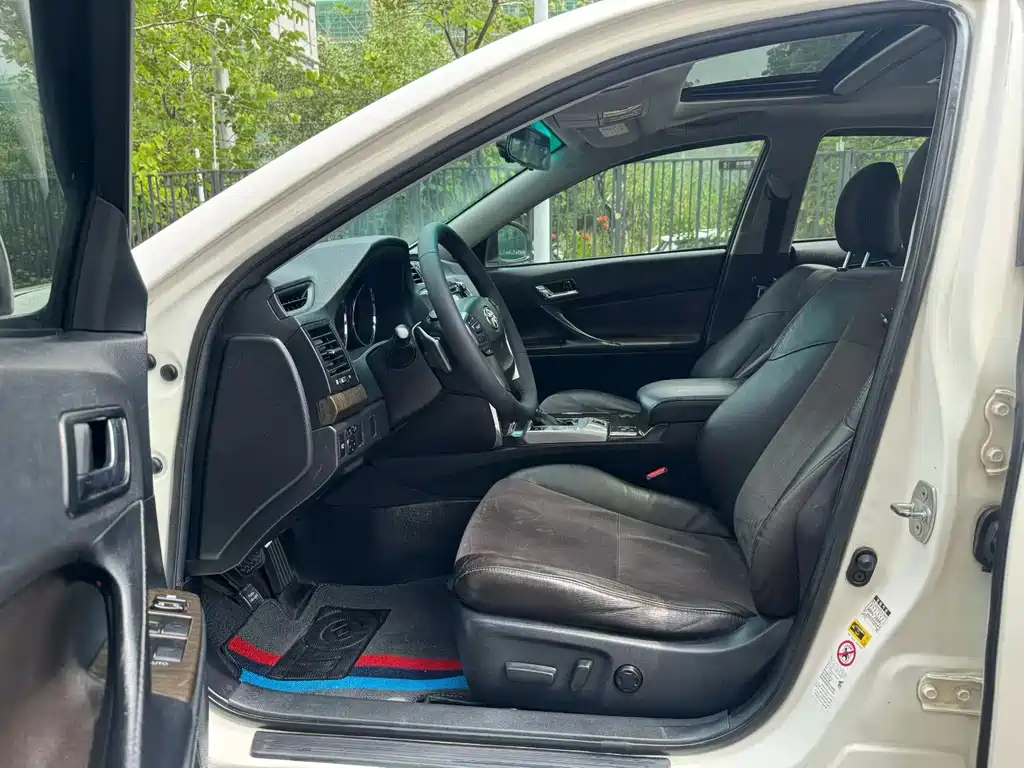 Toyota Reiz — миниатюра 4