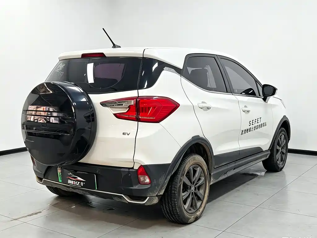 BYD Yuan EV — миниатюра 6