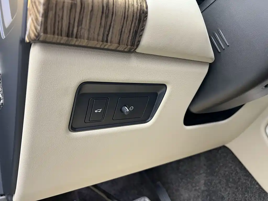 Land Rover Range Rover — миниатюра 32
