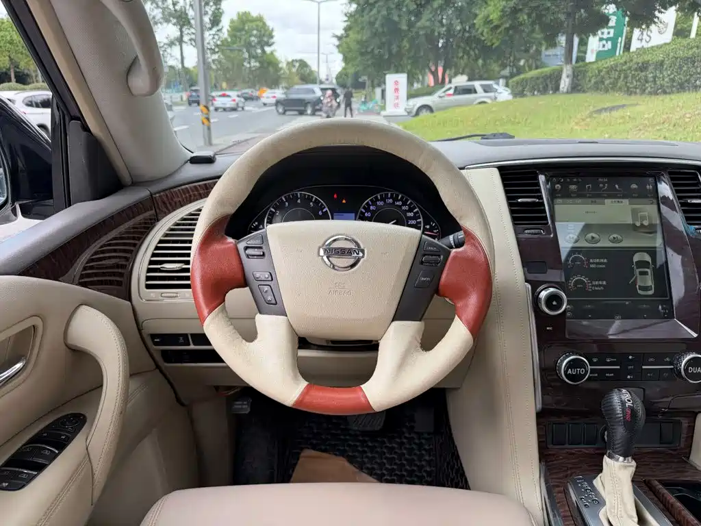 Nissan Patrol — миниатюра 14