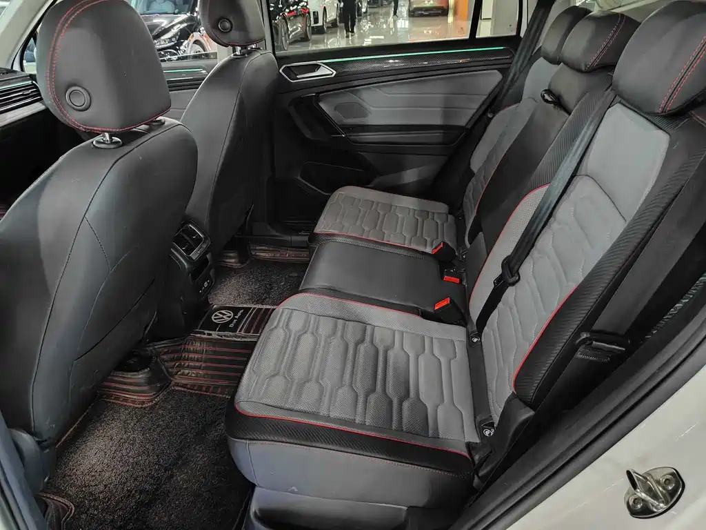 Volkswagen Tiguan L PHEV — миниатюра 4