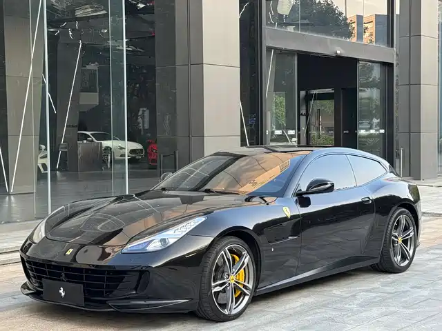 FERRARI GTC4LUSSO 2017