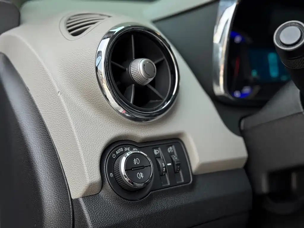 Chevrolet Trax — миниатюра 16