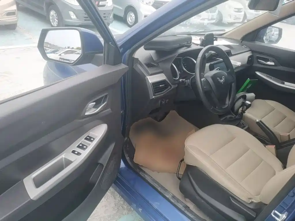 Wuling Hongguang — миниатюра 16