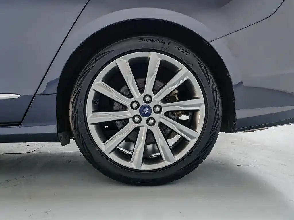Ford Taurus — миниатюра 11