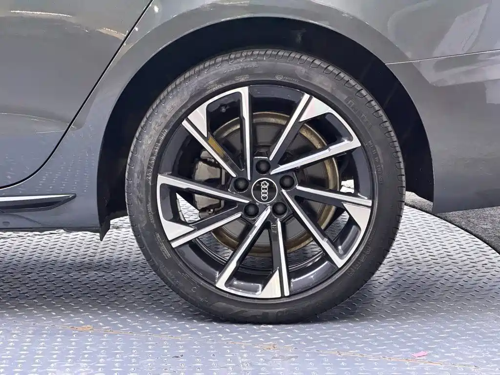 Audi A4L — миниатюра 10