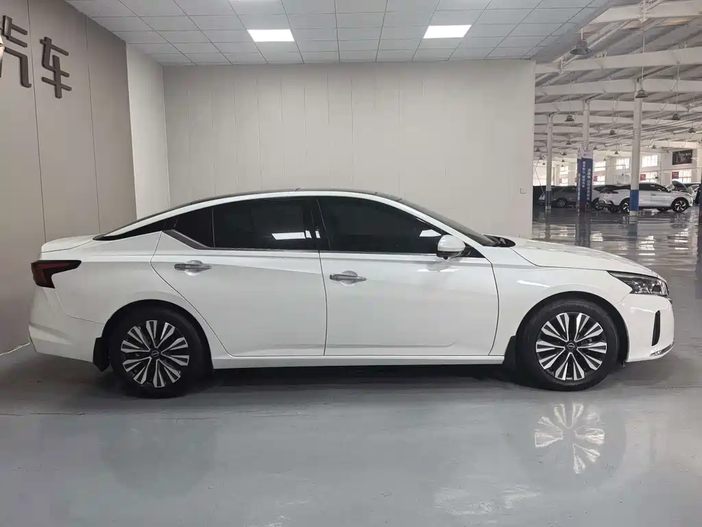 Nissan Teana — миниатюра 7