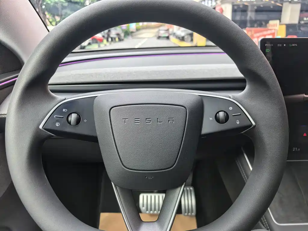 Tesla Model Y — миниатюра 22