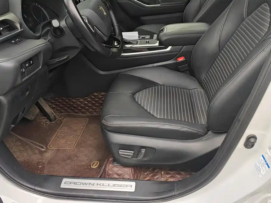 Toyota Crown Kluger — миниатюра 9