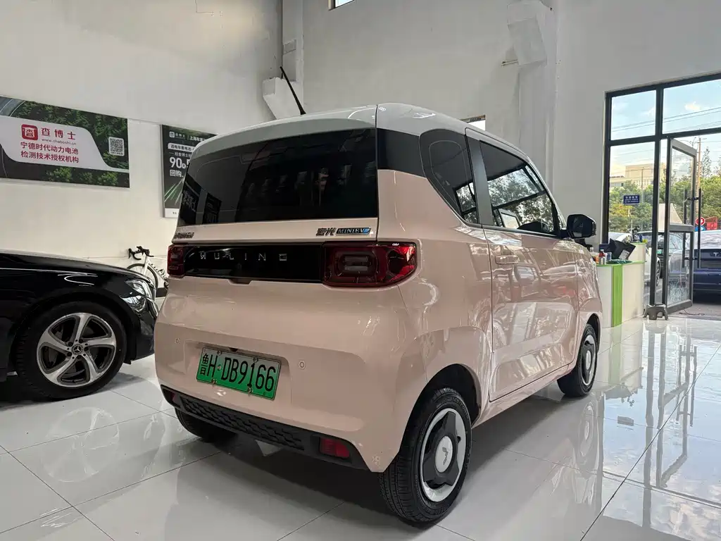 Wuling MINIEV — миниатюра 7