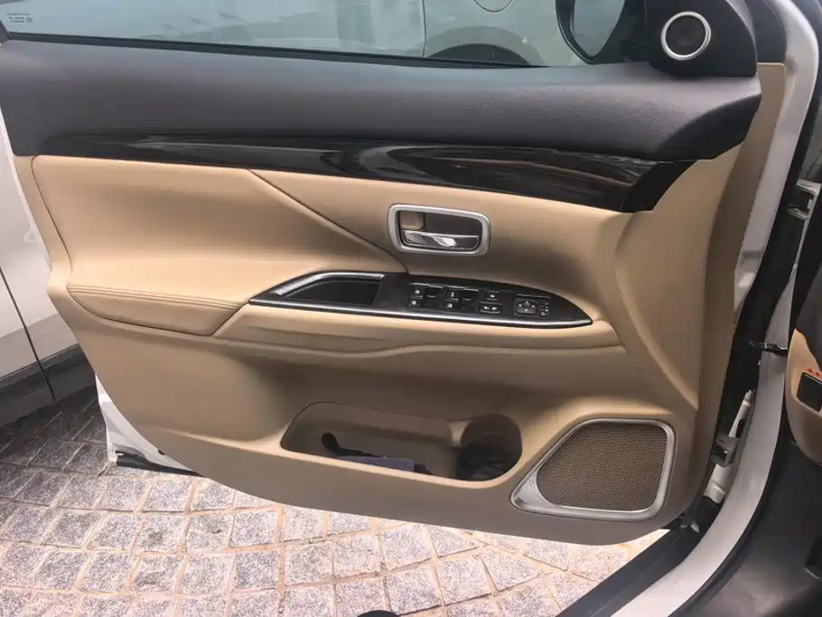 Mitsubishi Outlander — миниатюра 7