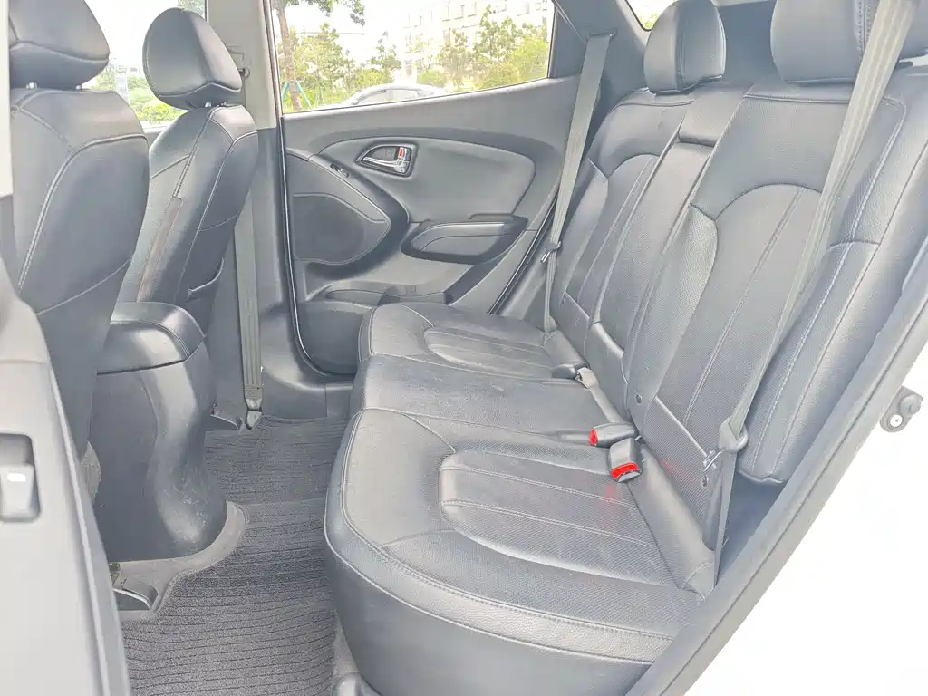 Hyundai BAIC Hyundai ix35 ix35 2013 2.0L AT GLS IV