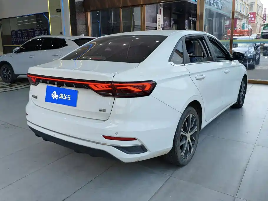 Geely Emgrand — миниатюра 3