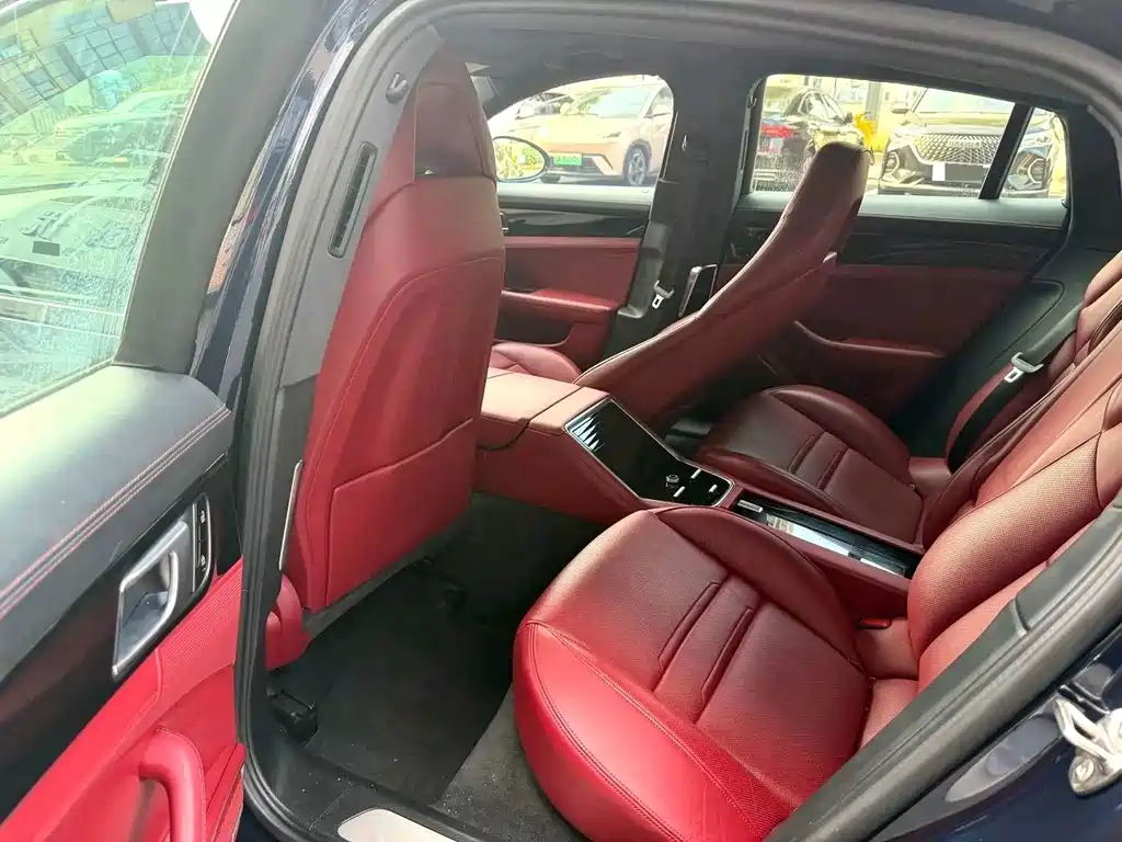 Porsche Panamera — миниатюра 6