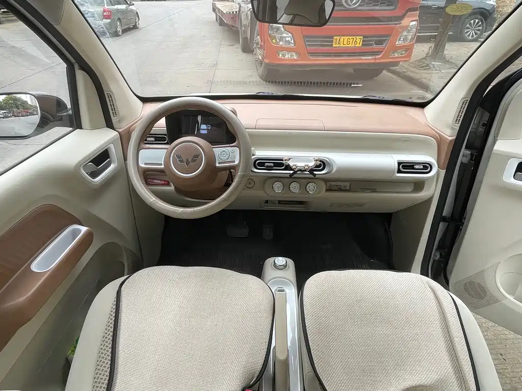 Wuling MINIEV — миниатюра 5