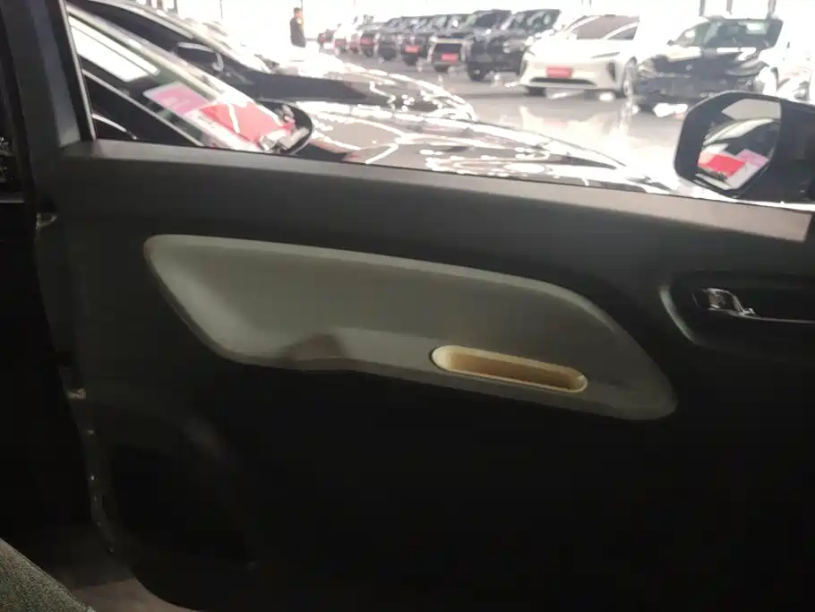 Wuling MINIEV — миниатюра 7
