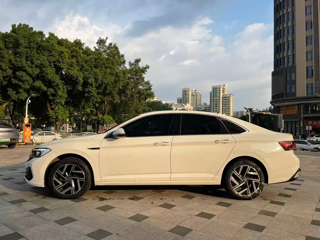 Volkswagen Sagitar — миниатюра 4