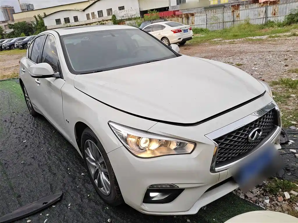 INFINITI Q50L
