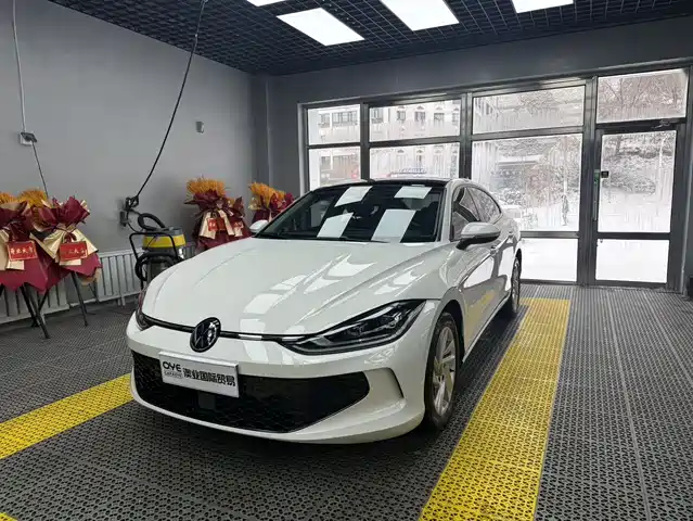 VOLKSWAGEN LINGDU 2022