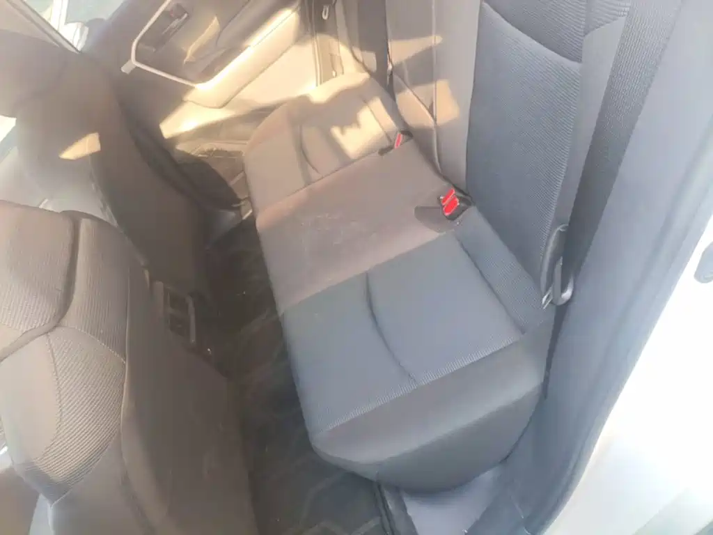 Toyota RAV4 — миниатюра 17